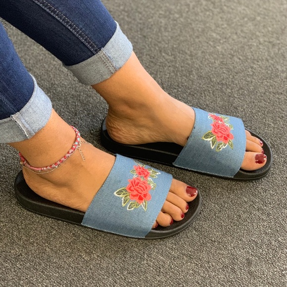 Shoeroom21 boutique Shoes - LADIES WIDE BAND FLOWERS EMBROIDERY COMFY SANDALS
